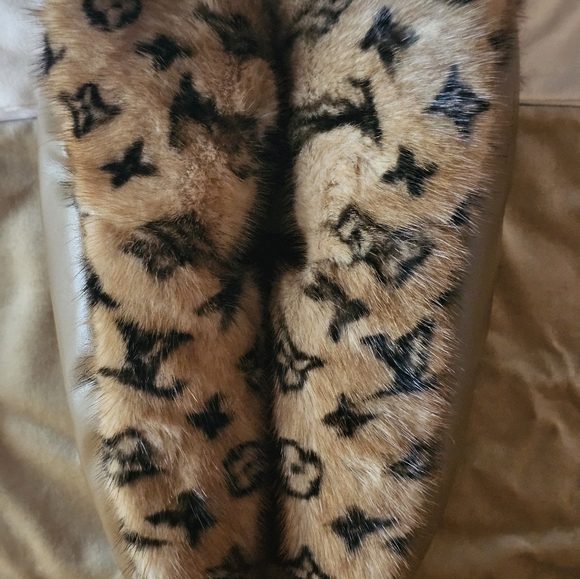 Louis Vuitton Sleeper Fur Flats Natural Color 40EU Limited Edition - Picture 14 of 16